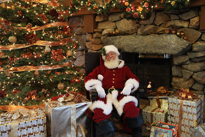 11-24-2013 – Santa Claus Photos – Sunday